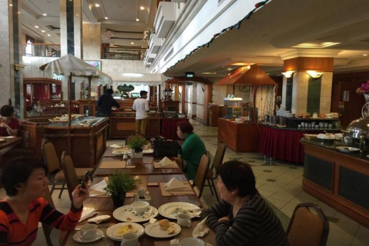 Mulia Hotel Бандар Сери Бегаван Екстериор снимка